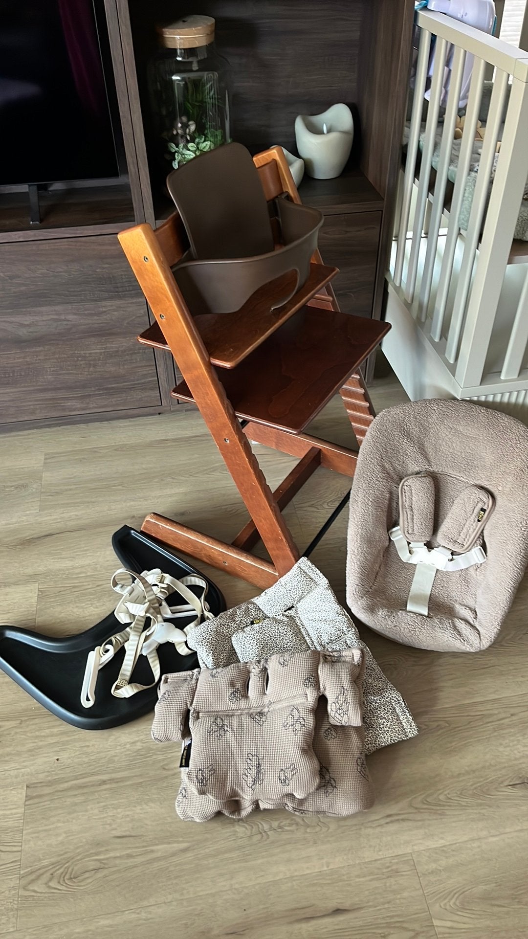 Complete Stokke tripp trapp stoel walnoot kleur baby&newborn, Ophalen, Zo goed als nieuw, Meegroeistoel