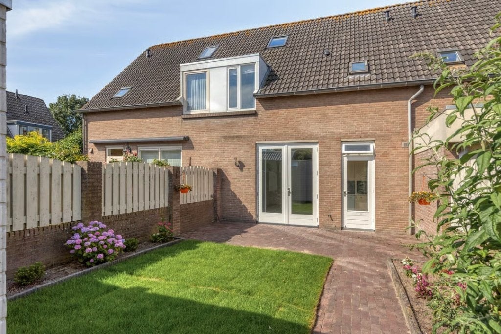 Woning 4 slaapkamers nabij wilhelminapark, Huizen en Kamers, Huizen te koop, Noord-Brabant, Tot 200 m², 94 m², Tussenwoning