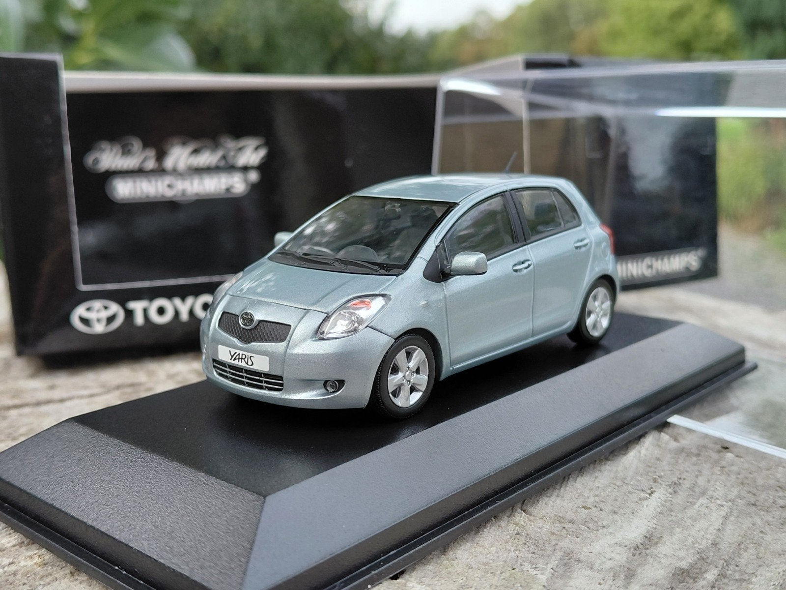 Toyota Yaris mk2 (XP9) 2005-2011 lichtblauw 1/43 Minichamps, Ophalen of Verzenden, Nieuw, Auto, MiniChamps