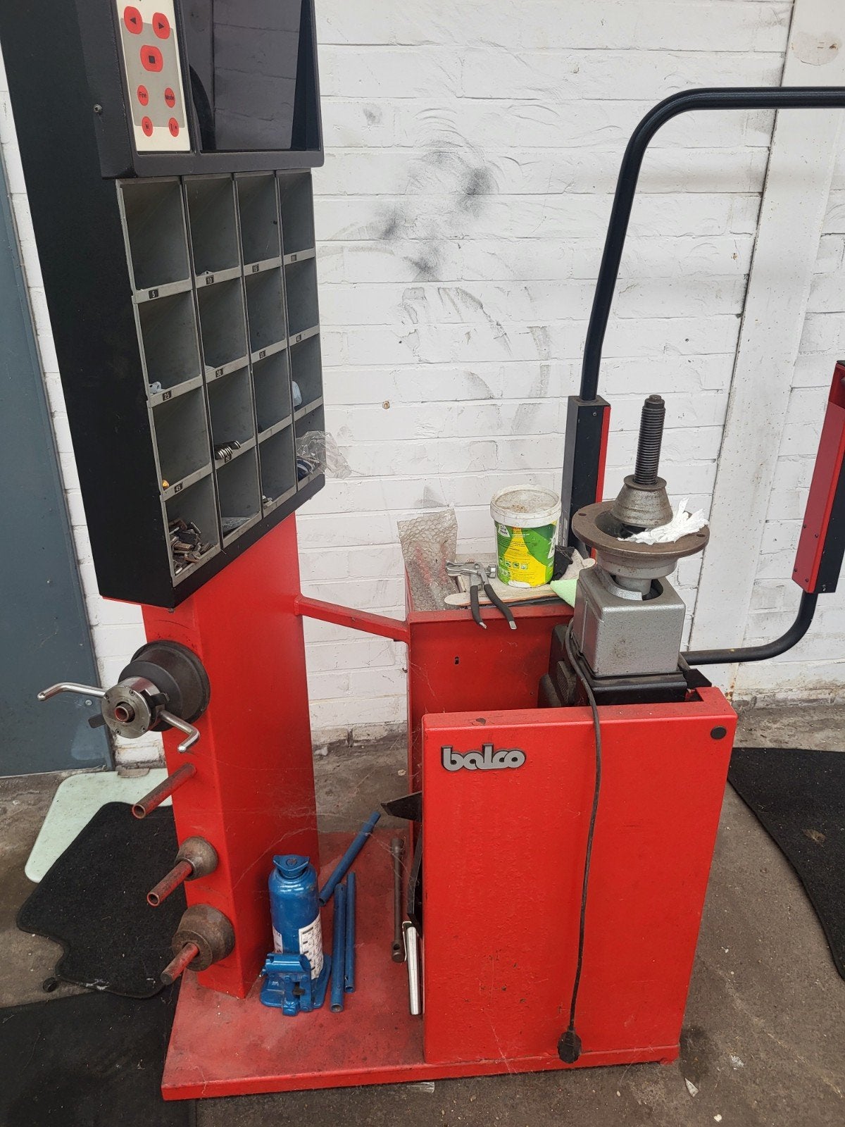 Balco B996 Ergosonic Bandenbalanceermachine, Ophalen, Gebruikt