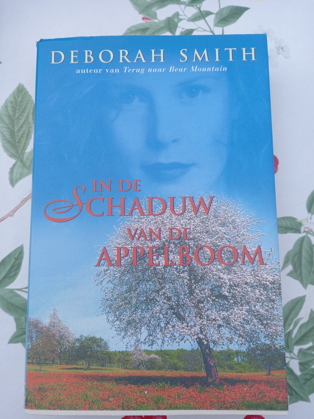 H Deborah Smith - In de schaduw van de appelboom, Boeken, Gelezen, Ophalen of Verzenden, Nederland, Deborah Smith