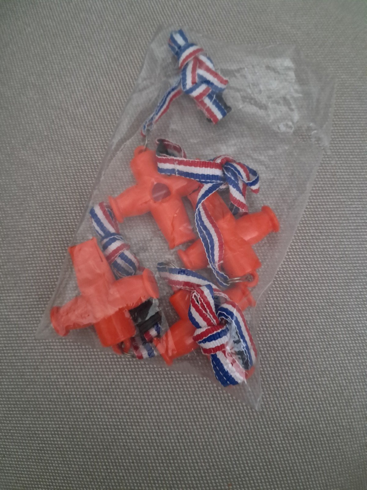 Oranje fluitje met Nederlands lintje (nieuw), Ophalen, Nieuw