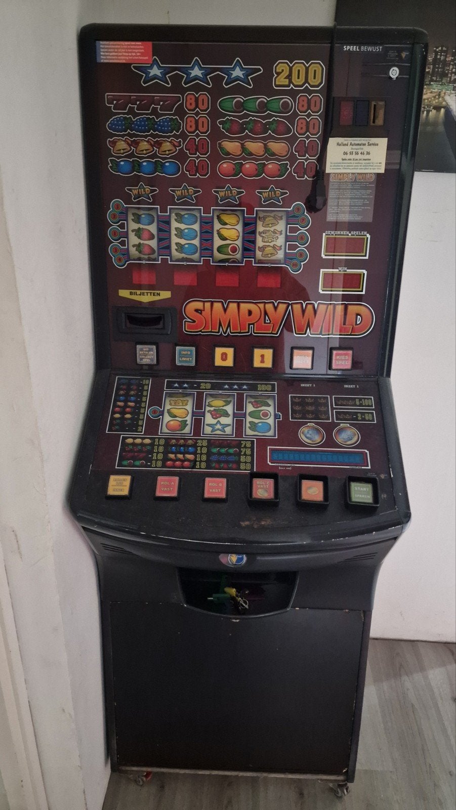 Simply Wild fruitautomaat - biljetten/munten, Euro, Ophalen, Gebruikt, Met sleutels
