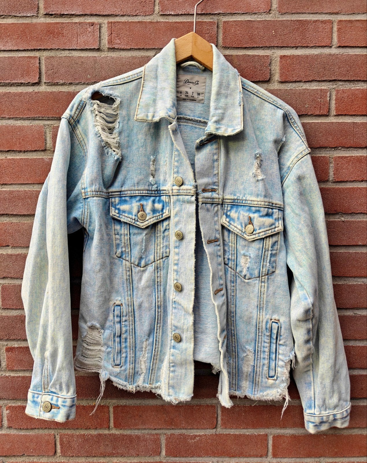 Ripped denim jacket maat XS/S - als nieuw!, Kleding | Dames, Blauw, Ophalen of Verzenden, Zo goed als nieuw, Maat 34 (XS) of kleiner