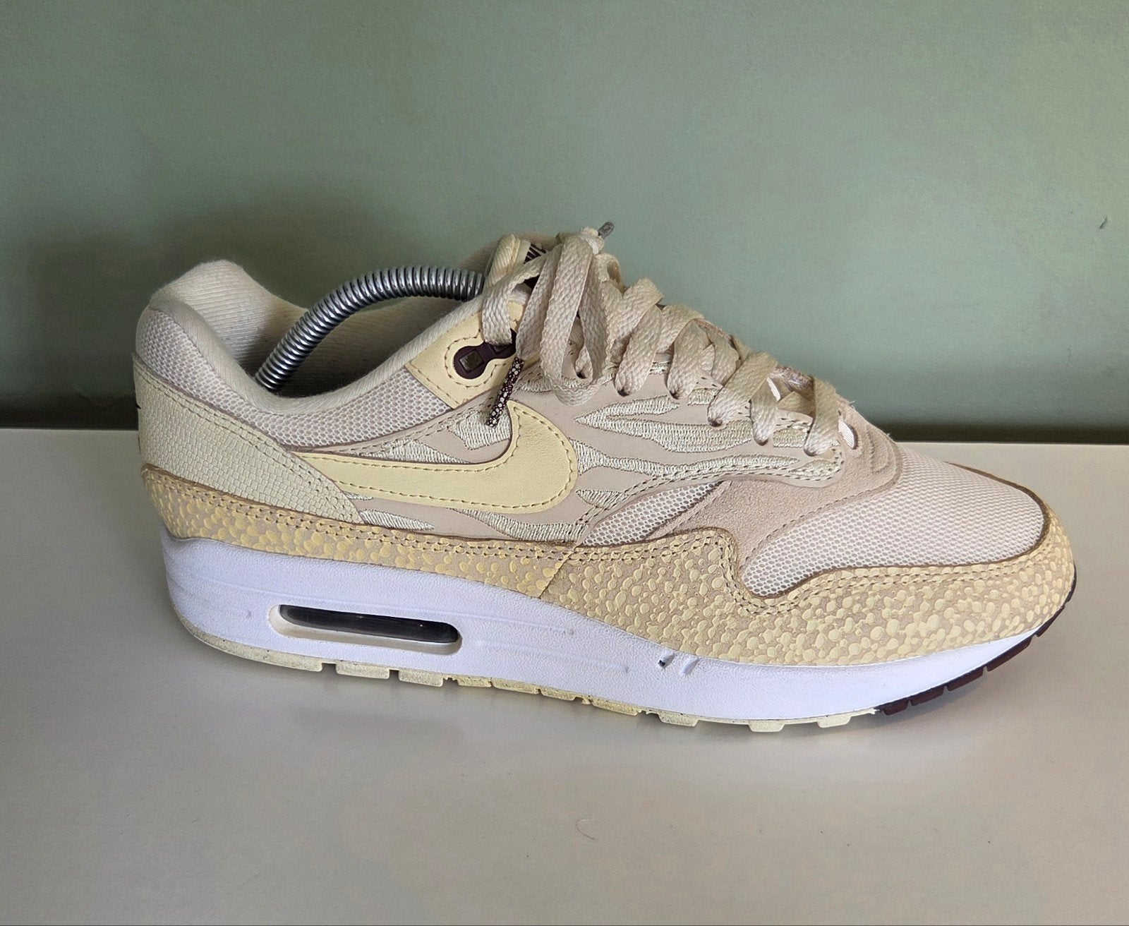 Max 1 'Safari Coconut Milk' Maat 42.5, Ophalen of Verzenden, Zo goed als nieuw, Beige, Sneakers of Gympen