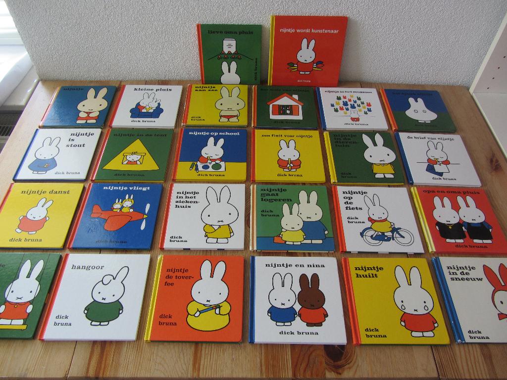Nijntje en andere boekjes van Dick Bruna, Ophalen of Verzenden, Gelezen, 1 tot 2 jaar