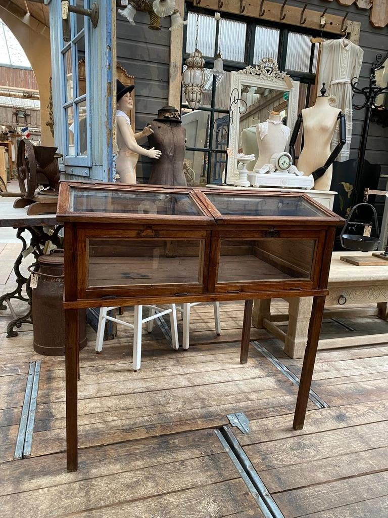 Oude museumvitrine landelijke vitrine tafel, Ophalen