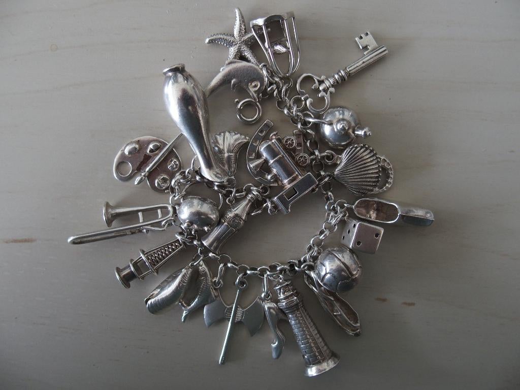 ZILVEREN BEDELARMBAND MET 25 BEDELTJES (JAREN 60/70), Sieraden, Tassen en Uiterlijk, Antieke sieraden, Verzenden, Zilver, Armband