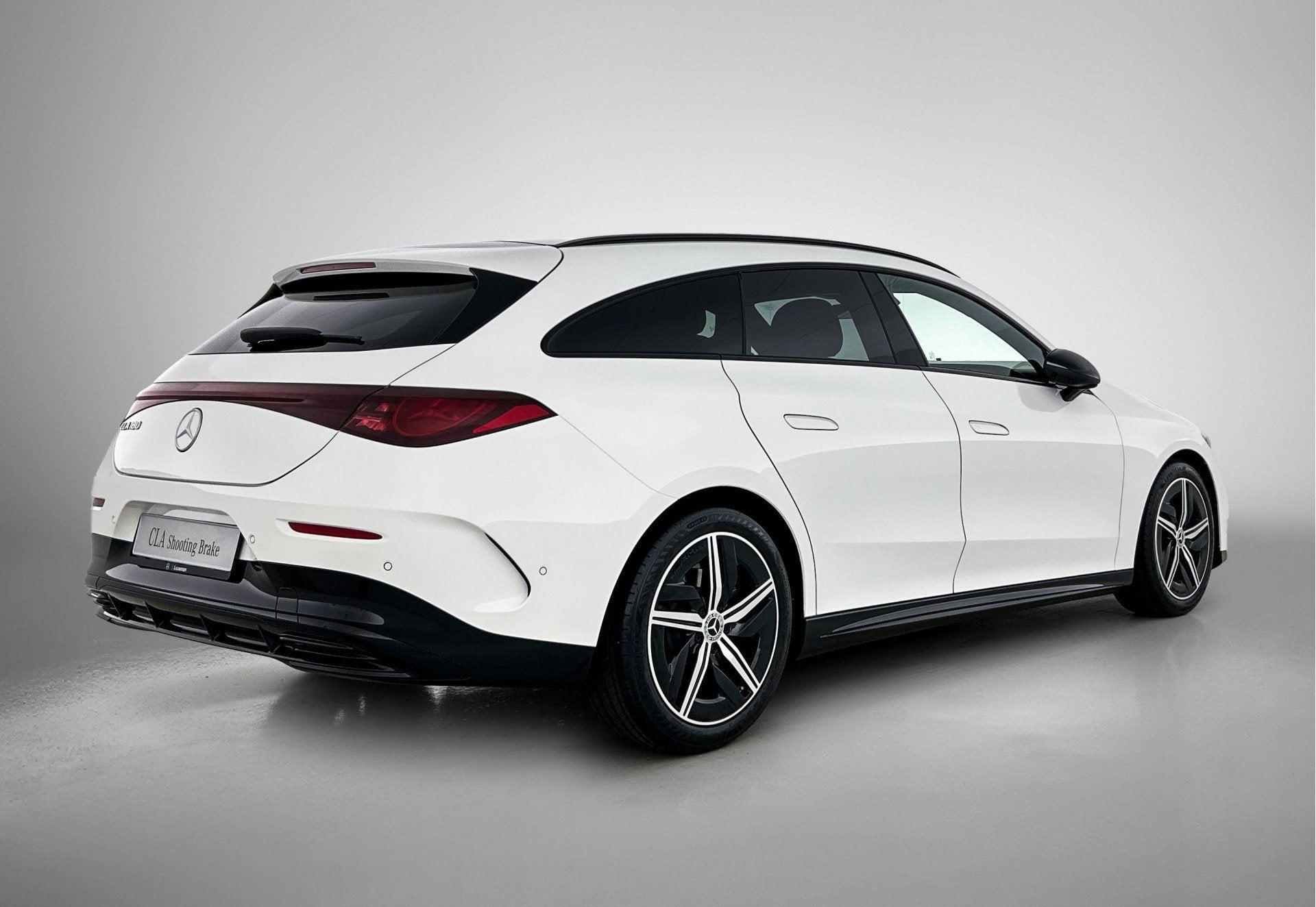 Mercedes-Benz CLA-Klasse Shooting Brake 180 Business Solutio, CLA, Automatische klimaatregeling, Zwart, Wit