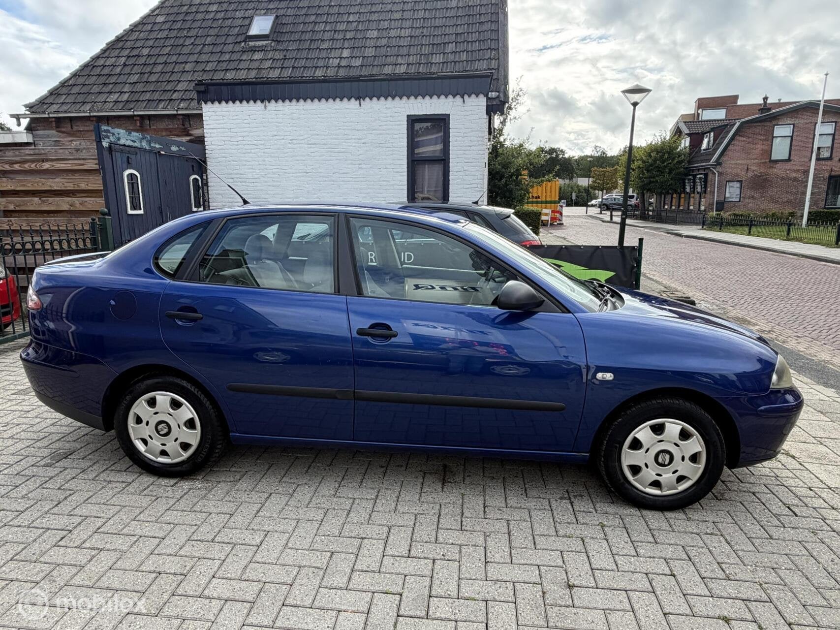 Seat Cordoba 1.4-16V | inruilkoopje |nieuwe apk |trekhaak !, Auto's, Voorwielaandrijving, Gebruikt, 4 cilinders, Blauw