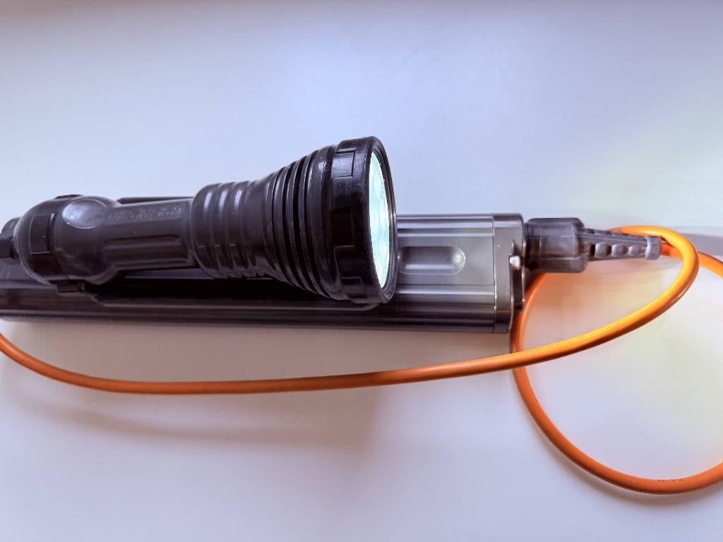duiken, Ophalen of Verzenden, Zo goed als nieuw, Duiklamp
