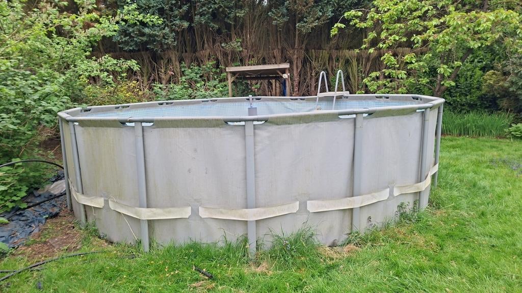 Intex zwembad 4.5m met trapje, waterval, discolicht en meer, Ophalen, 200 tot 300 cm, Rechthoekig, Opzetzwembad
