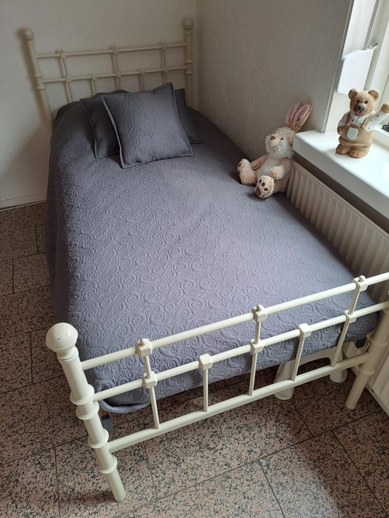 Eenpersoons stalen bed met matras (90x190/200 cm), Gebruikt, 90 cm, Eenpersoons, Metaal