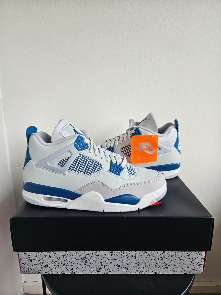 Jordan 4 retro Military Blue. Eu 44. Nieuw, Kleding | Heren, Schoenen, Wit, Nieuw, Ophalen of Verzenden, Sneakers of Gympen