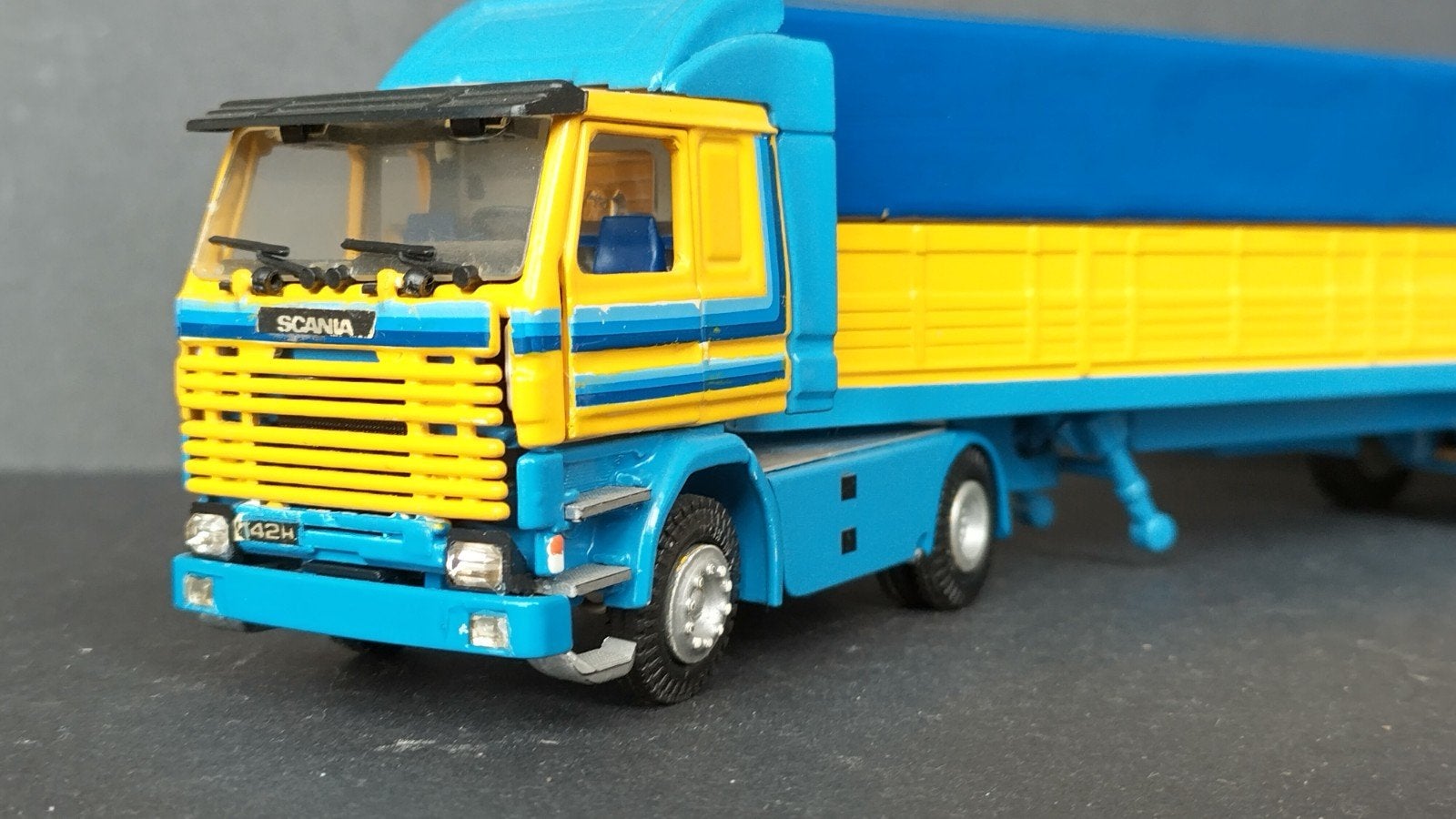 Scania 142 H demo kleuren huif trailer 1:50 Tekno Pol, Verzenden, ., Tekno, Zo goed als nieuw