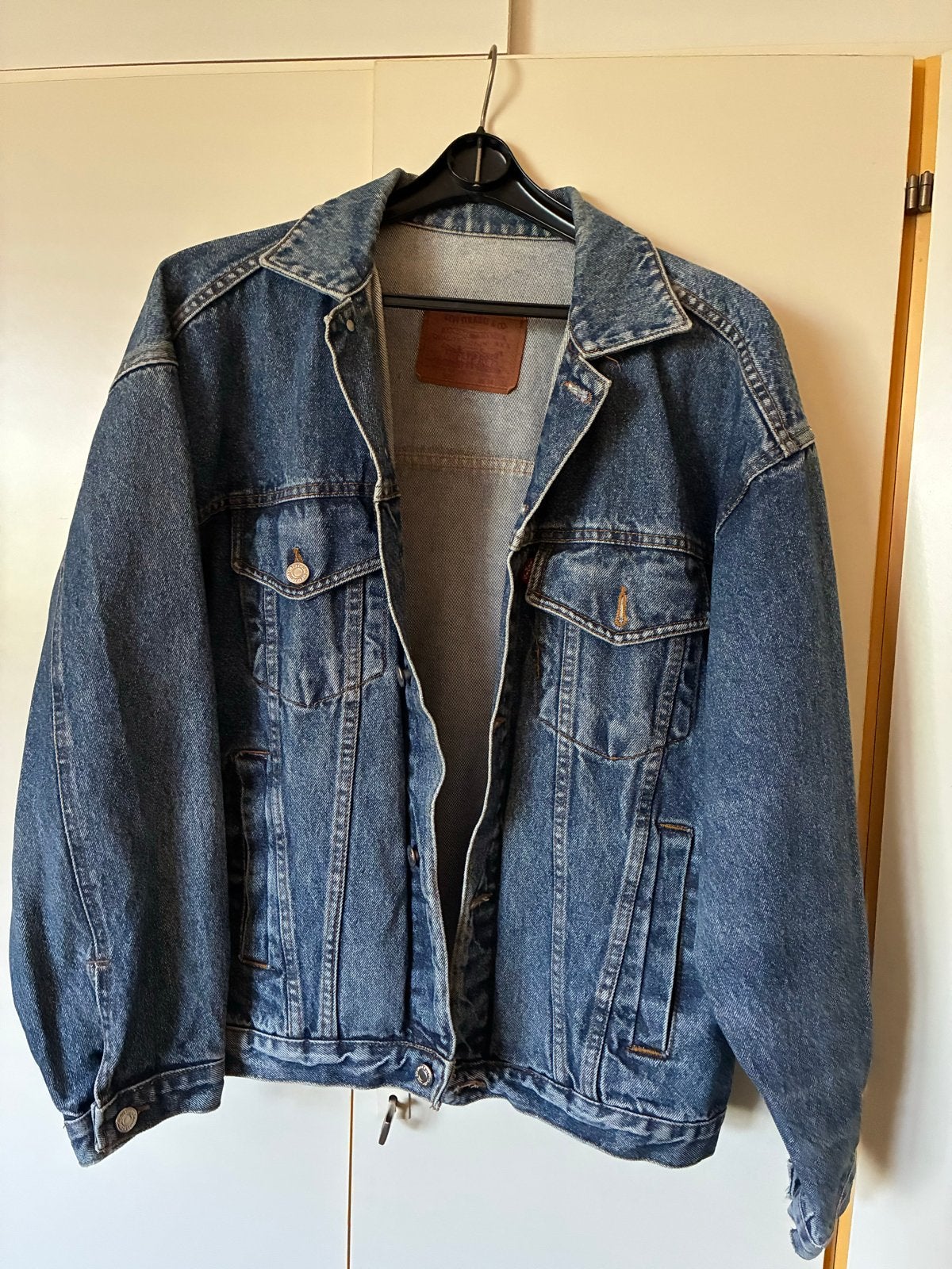 Levi's spijkerjack damesmodel maat 42/44, Kleding | Dames, Ophalen, Gedragen, Maat 42/44 (L), Blauw