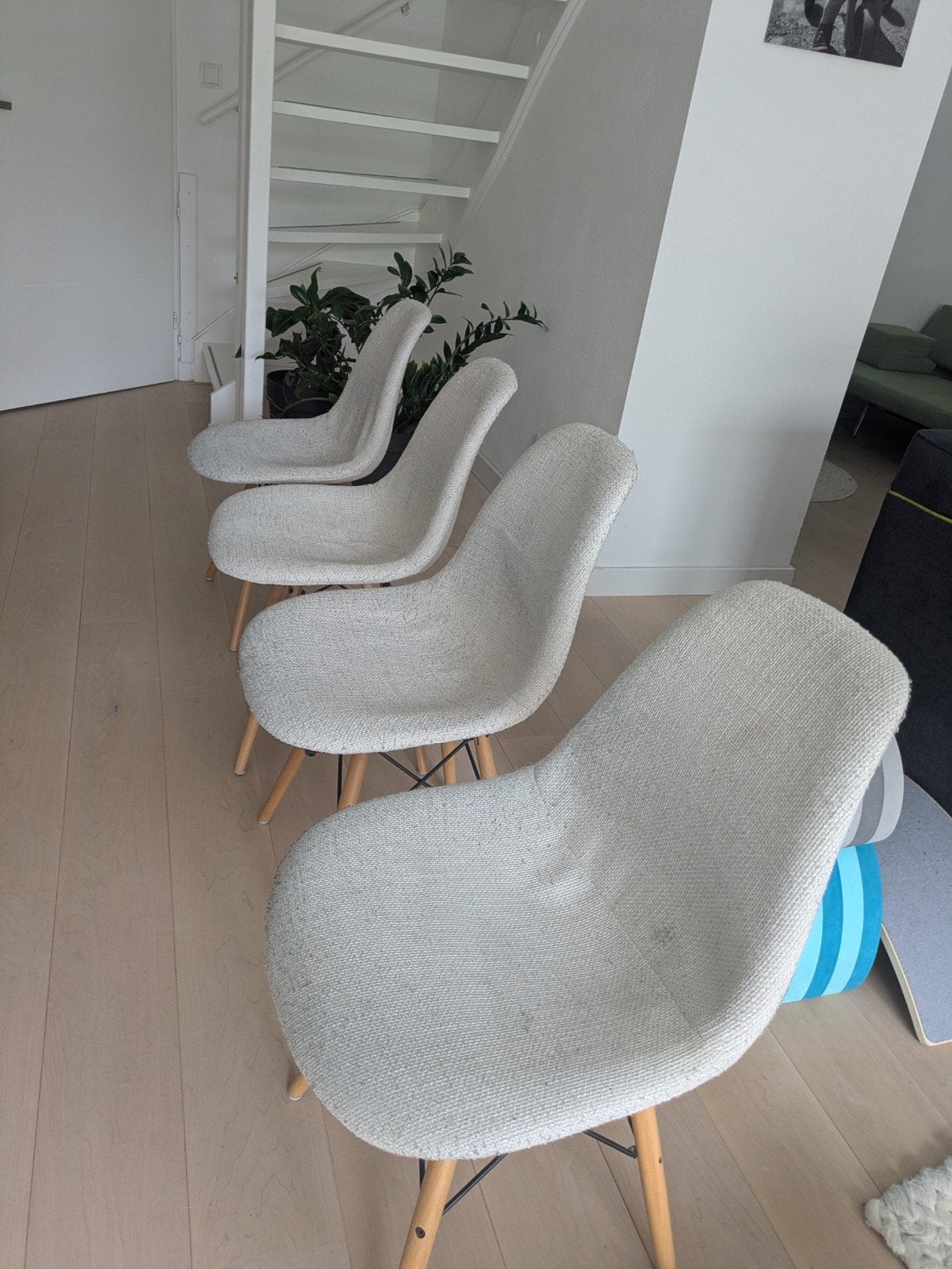 Eames look-a-like stoelen - set van 4, Huis en Inrichting, Stoelen, Ophalen, Gebruikt, Overige kleuren, Modern, Scandinavisch