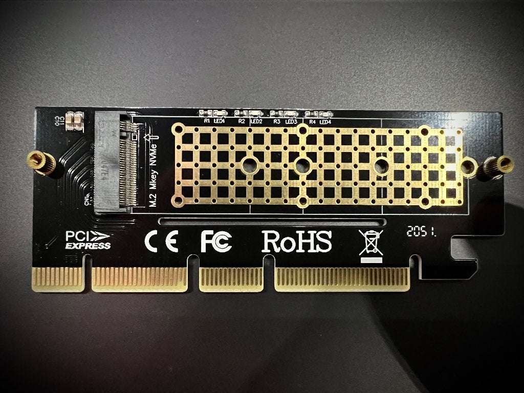 Foto 9 van Apple Mac Pro 2019 (7,1) 8-core, 96GB RAM, 18TB SSD opslag