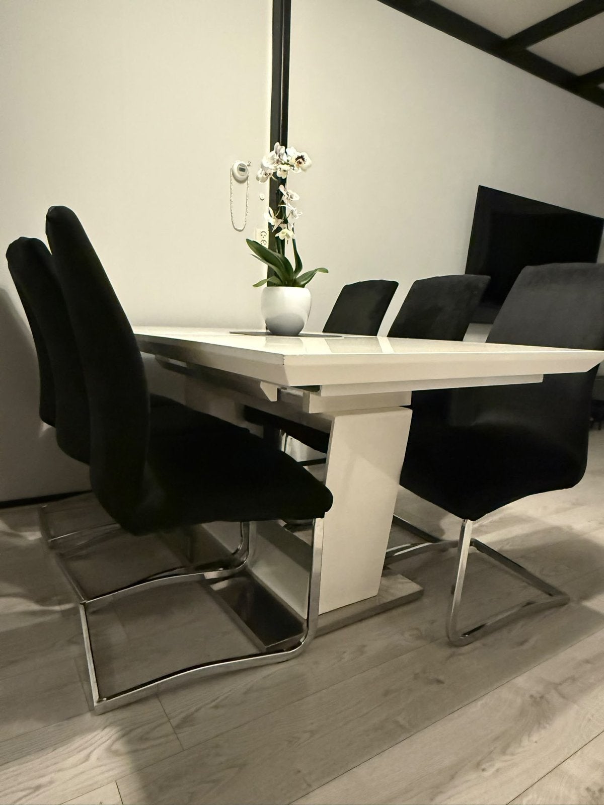 Uitschuifbare eettafel met 6 stoelen, Huis en Inrichting, Ophalen, Kunststof, Gebruikt, 150 tot 200 cm