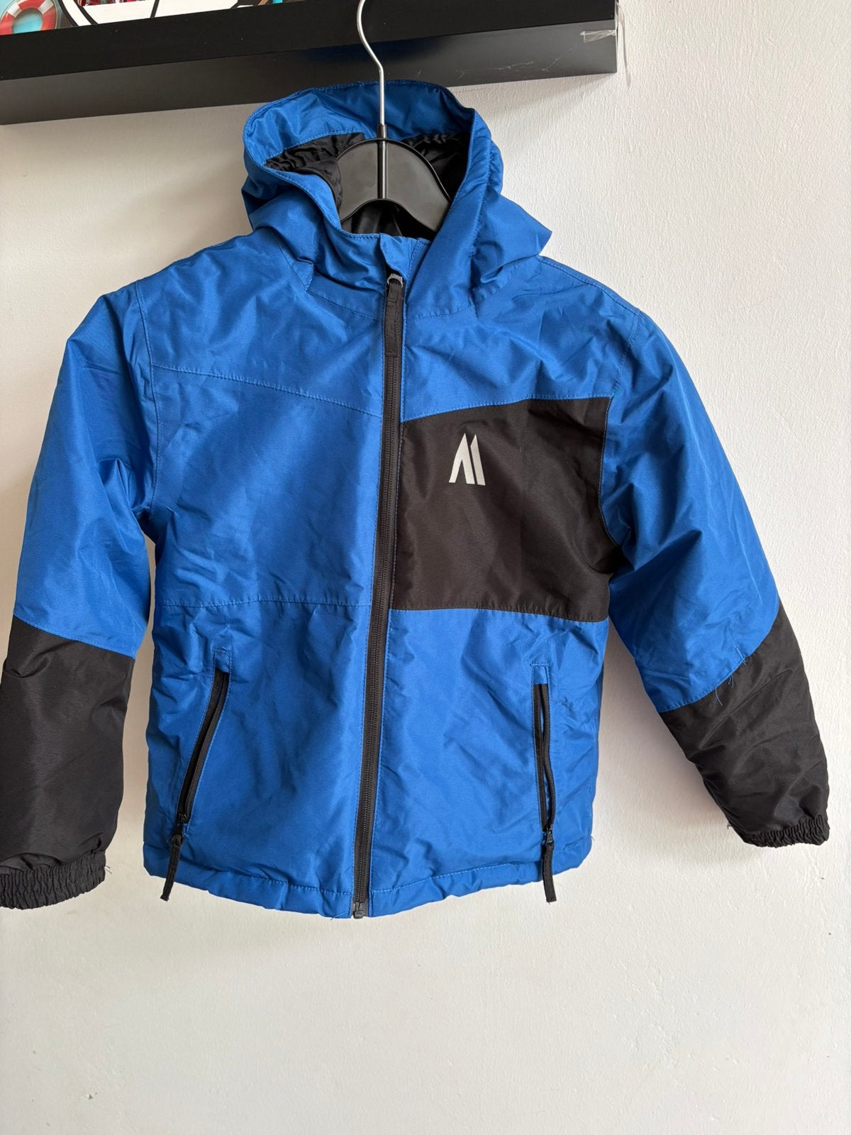 Leuke winter/ ski jas maat 122-128, Kinderen en Baby's, Kinderkleding | Maat 122, Ophalen of Verzenden, Nieuw, Jongen of Meisje