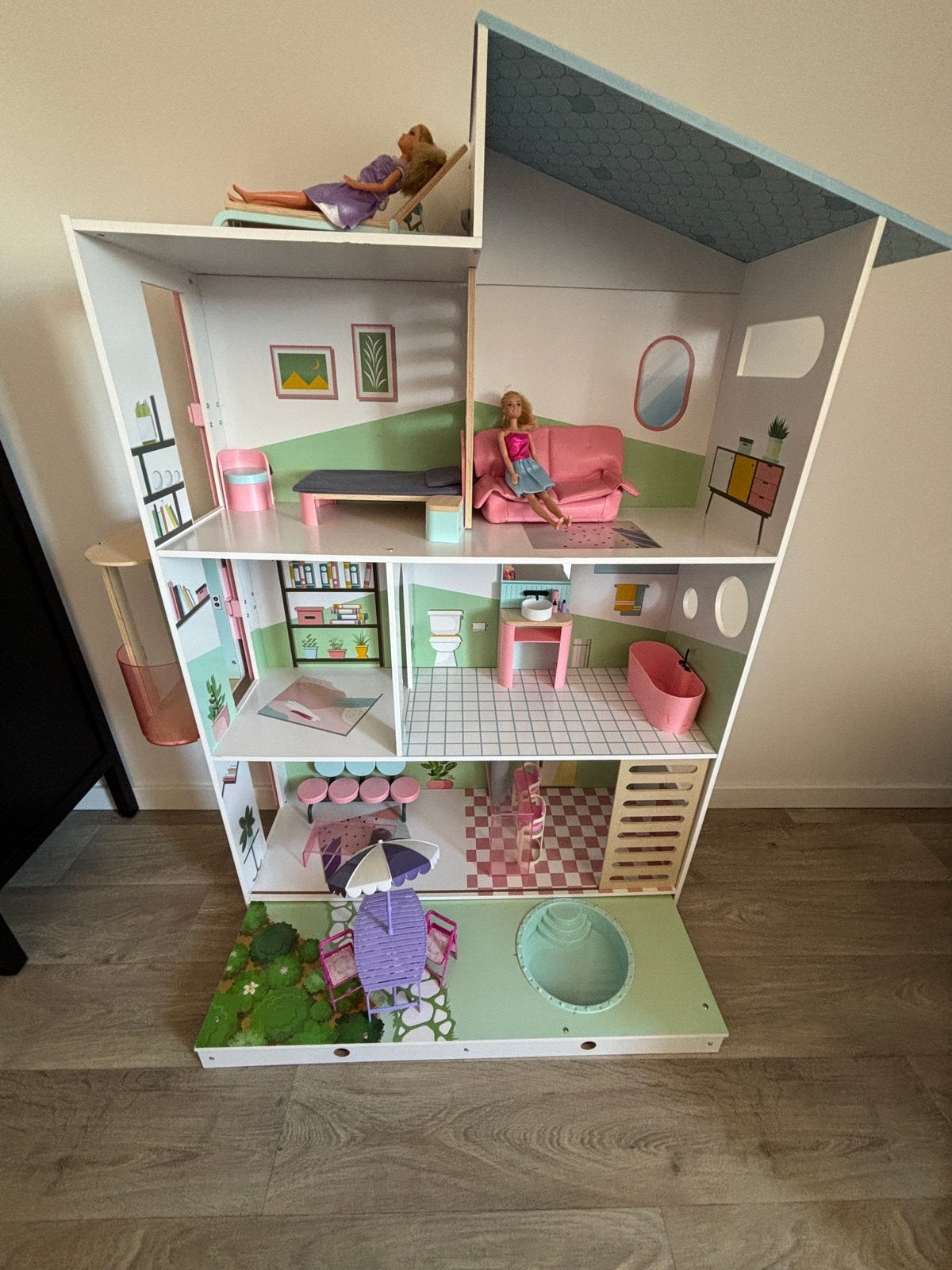 Houten Poppenhuis, Ophalen, Zo goed als nieuw, Poppenhuis
