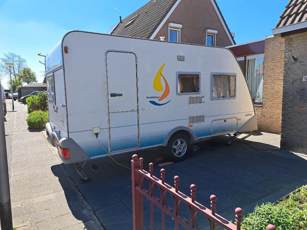 Eifelland Holiday Excl. 415TMF, Caravans en Kamperen, Caravans, Particulier, tot en met 4, 750 - 1000 kg, Treinzit, Eifelland
