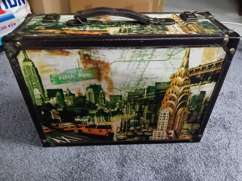 Decoratieve koffer New York print, Ophalen, Overige materialen, Gebruikt, Slot