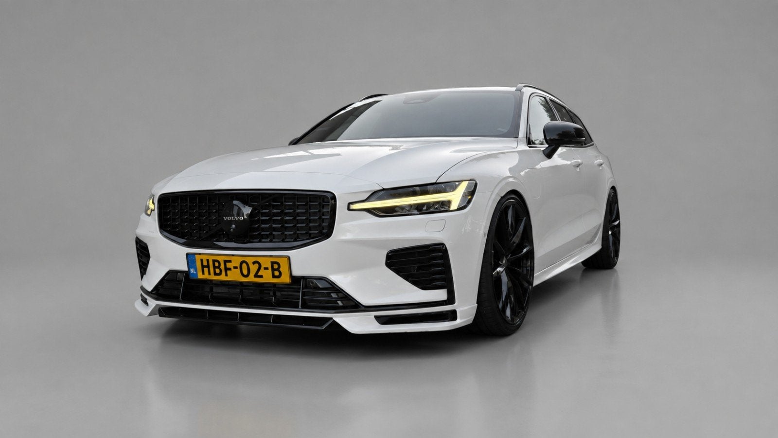 Volvo V60 T8 455pk AWD | Heico | Uniek | Garantie | BTW, Automaat, Dealer onderhouden, 4 cilinders, Wit