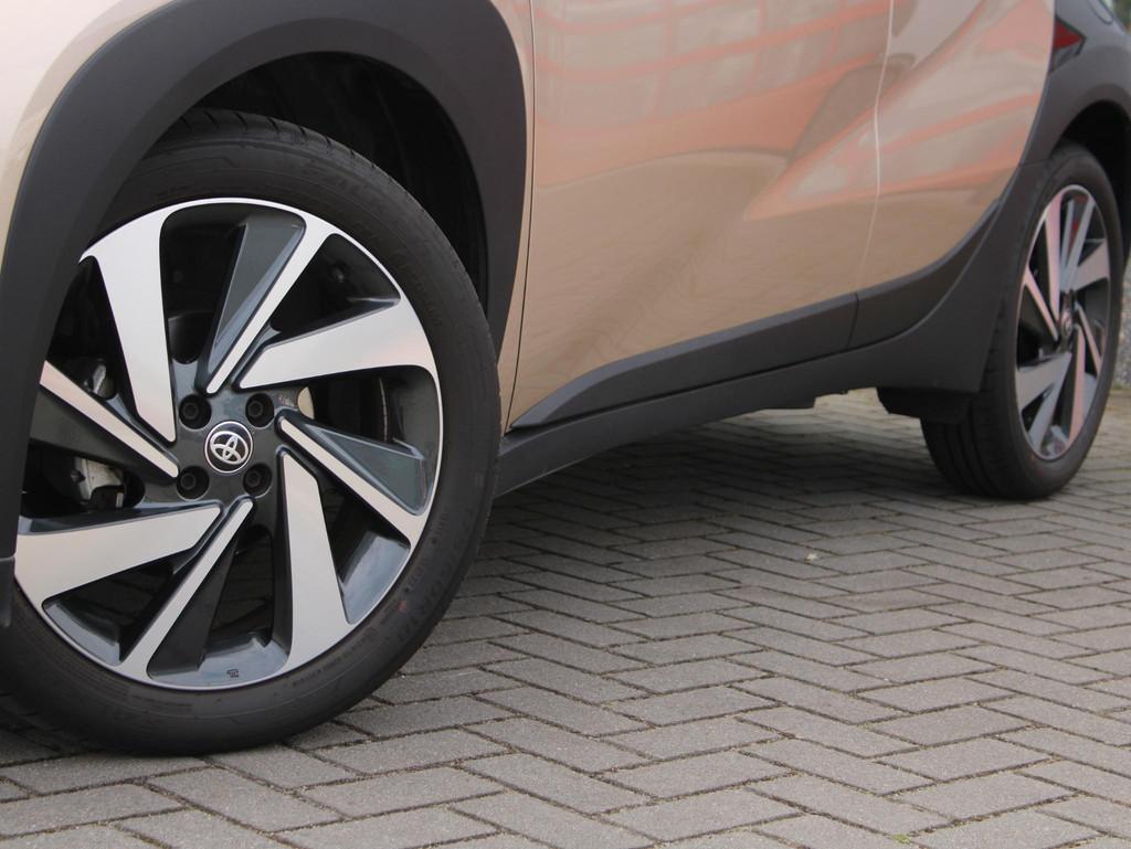 Toyota Aygo X 1.0 VVT-i Envy S-CVT Automaat Leder/Stof Bekle, 12 maanden, Gebruikt, 4 stoelen, Leder en Stof