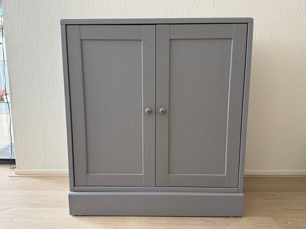 Kast Ikea uit de Hauga serie 2 deur grijs bxdxh 81x45x89, Huis en Inrichting, Ophalen, Met deur(en), 50 tot 100 cm, Zo goed als nieuw
