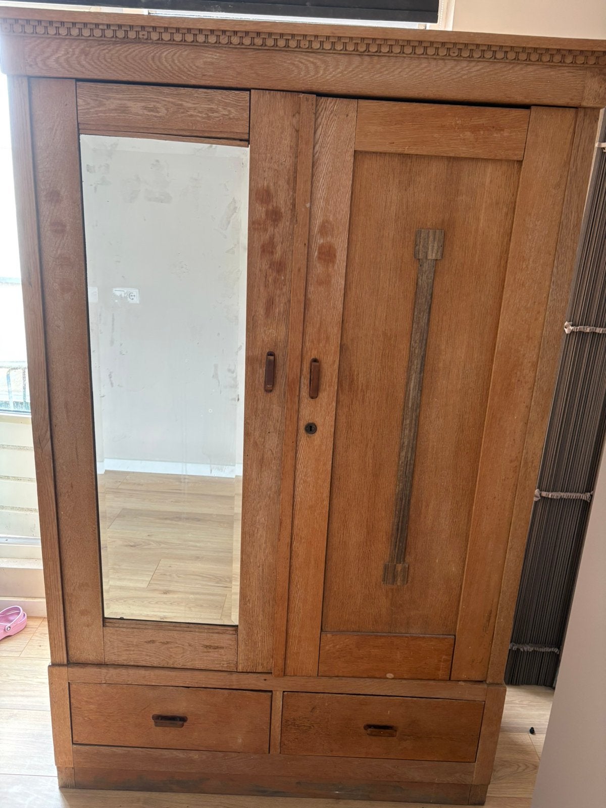 Kledingkast. 1.93m hoog 1.24m breed en 51cm diep, Antiek en Kunst, Ophalen