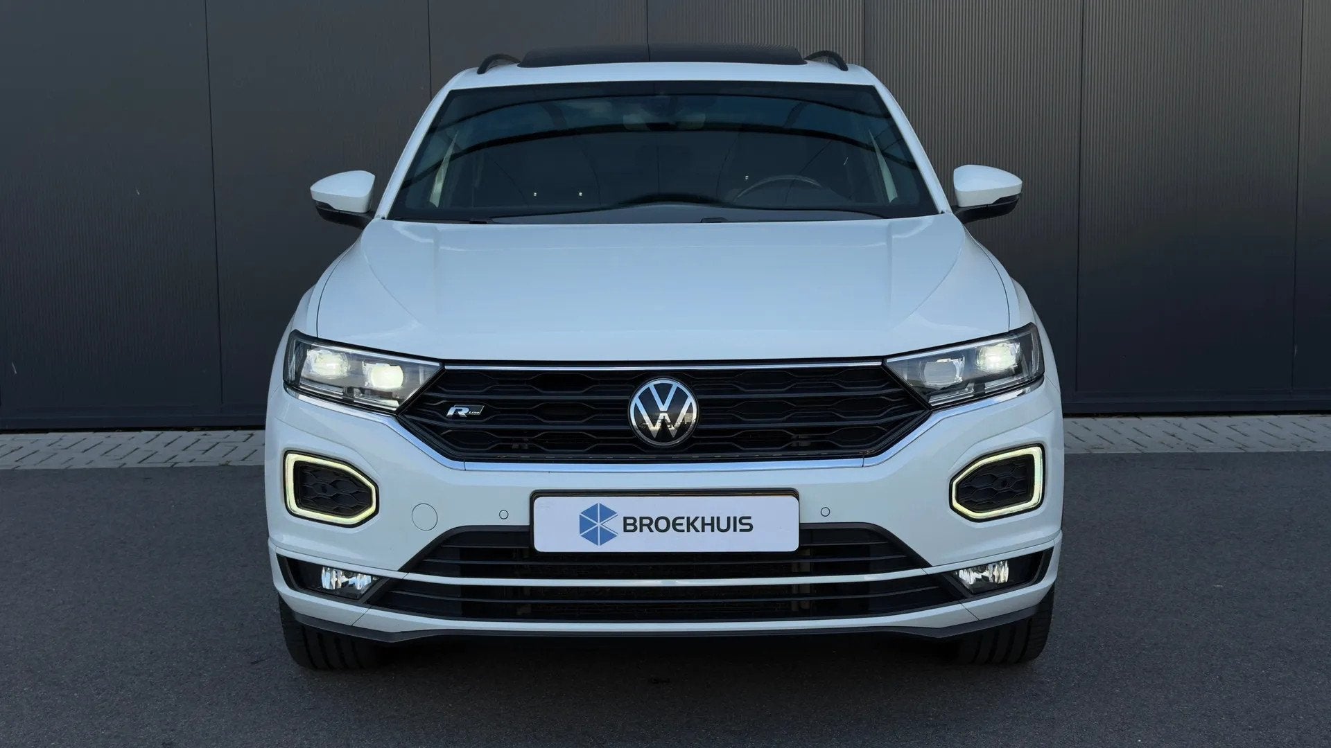 Volkswagen T-Roc 1.5 TSI Sport Business R (bj 2021), 1254 kg, 150 pk, Wit, Bedrijf