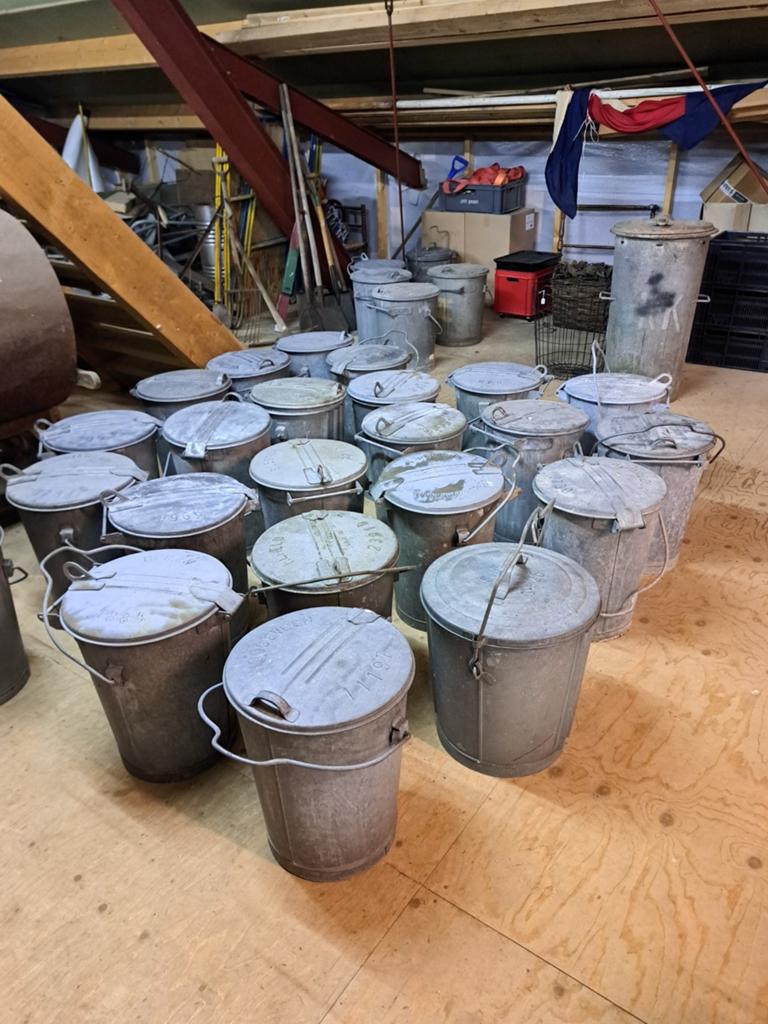 Oude zinken vuilnisbak, 40 liter of meer, Ophalen of Verzenden, Gebruikt