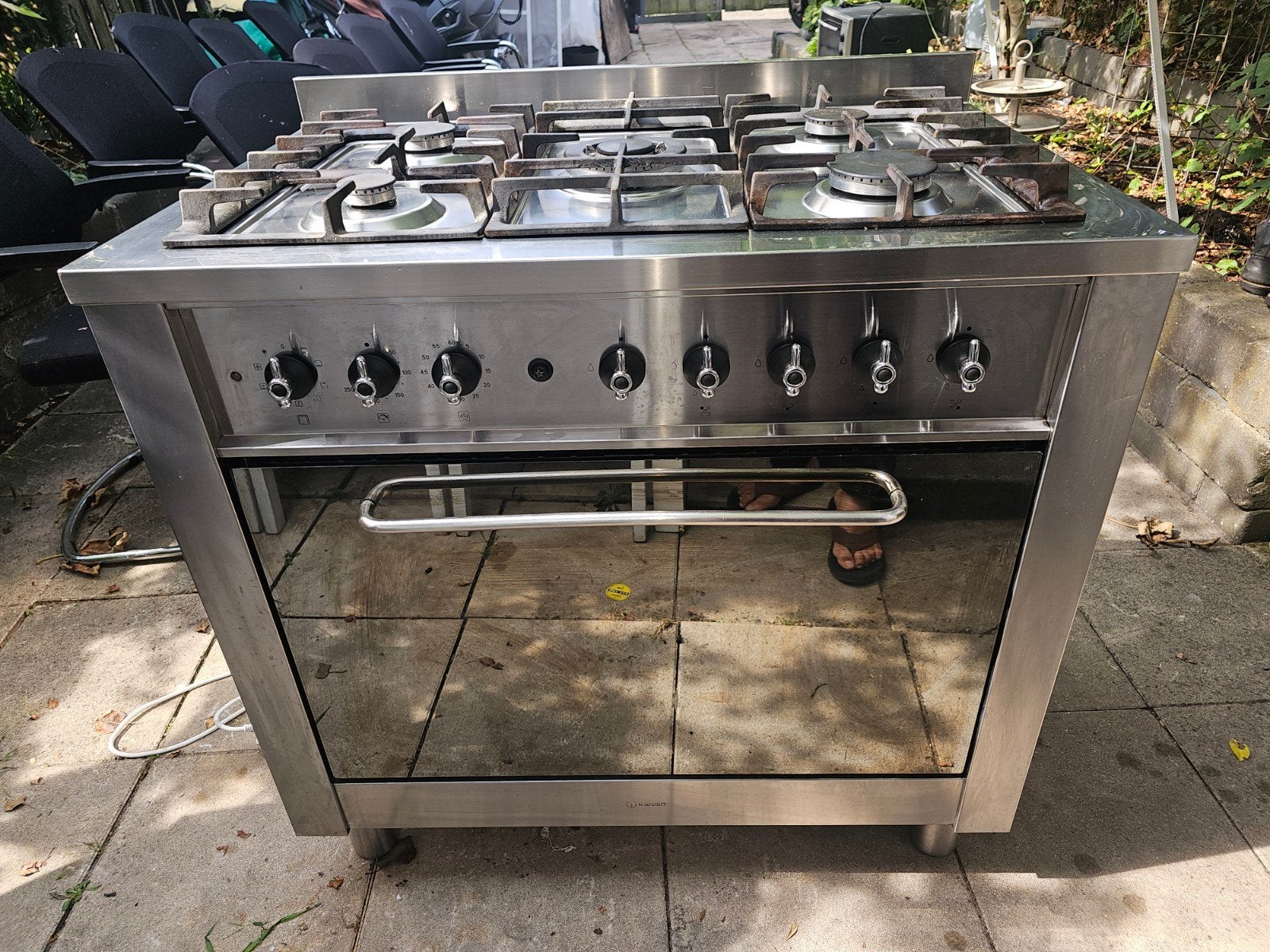 Indesit RVS gasfornuis met oven – 5 pits – werkend, Witgoed en Apparatuur, Fornuizen, Ophalen, Gebruikt, 4 kookzones, Gas