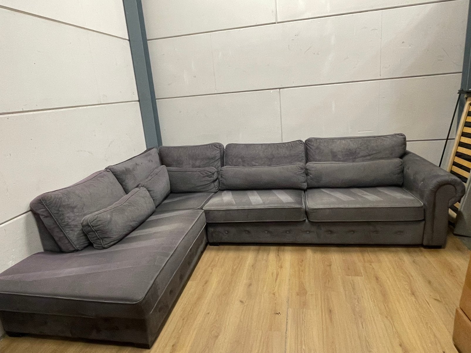 Mooie luxe grote grijze suede velvet hoekbank - GEREINIGD!!!, Ophalen, Luxe, Hoekbank, 300 cm of meer