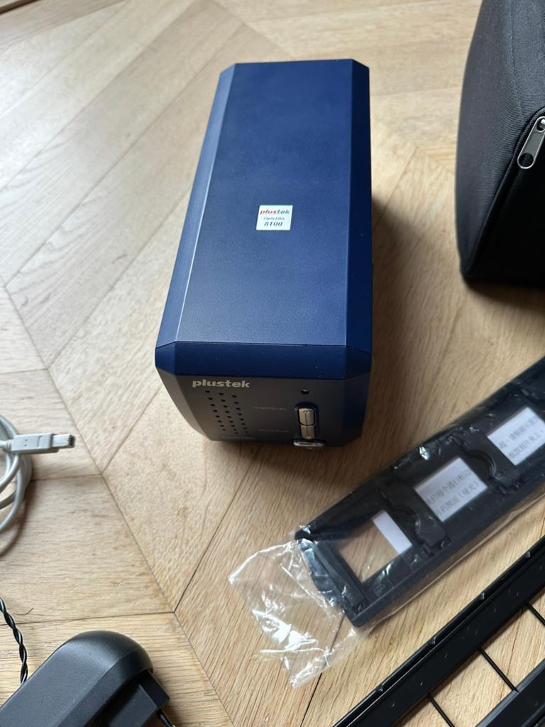 Plustek OpticFilm 8100 – Dia- en Negatiefscanner (Compleet), Computers en Software, Scanners, Ophalen of Verzenden, Gebruikt, Diascanner