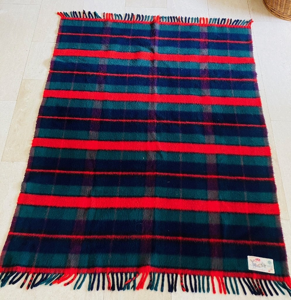 AaBe vintage 100% wollen deken plaid geruit blauw rood groen, 175 cm, Gebruikt, Wol, Met franjes/kwastjes