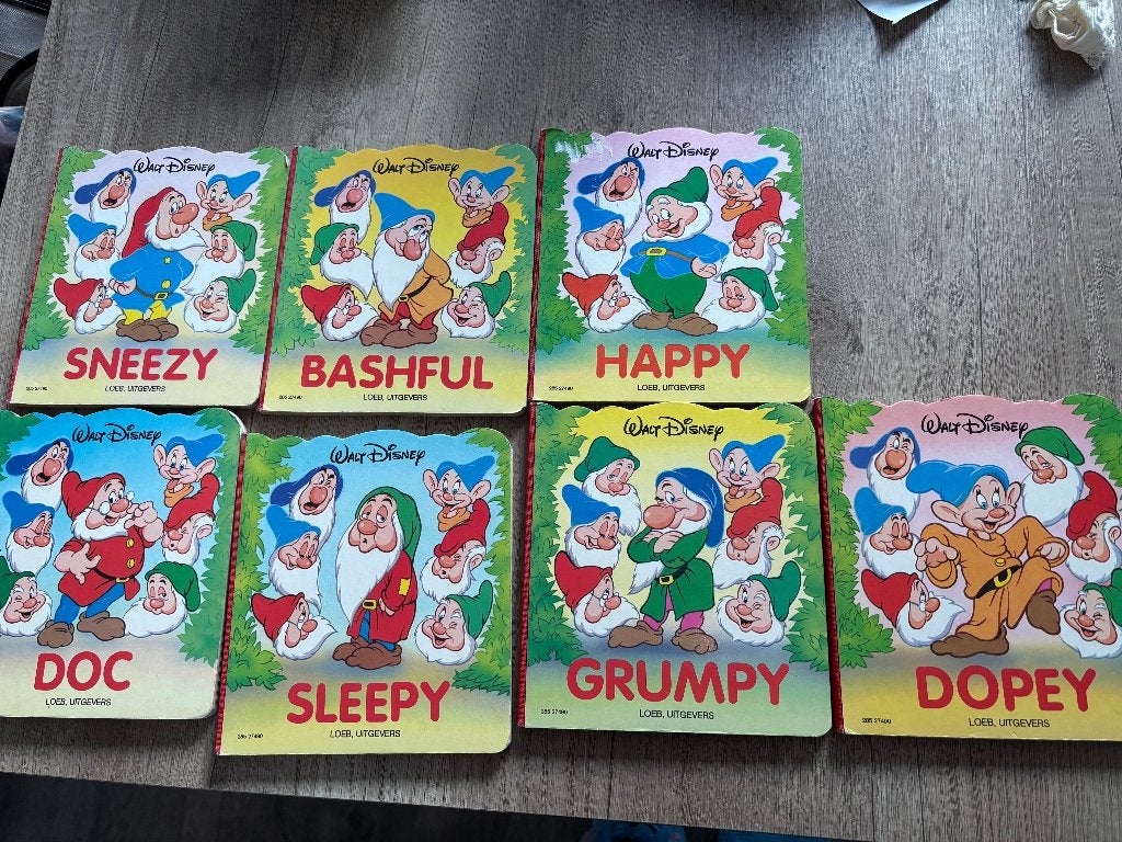 complete set disney sneeuwwitje boeken, Boeken, Ophalen of Verzenden, Zo goed als nieuw, Sprookjes