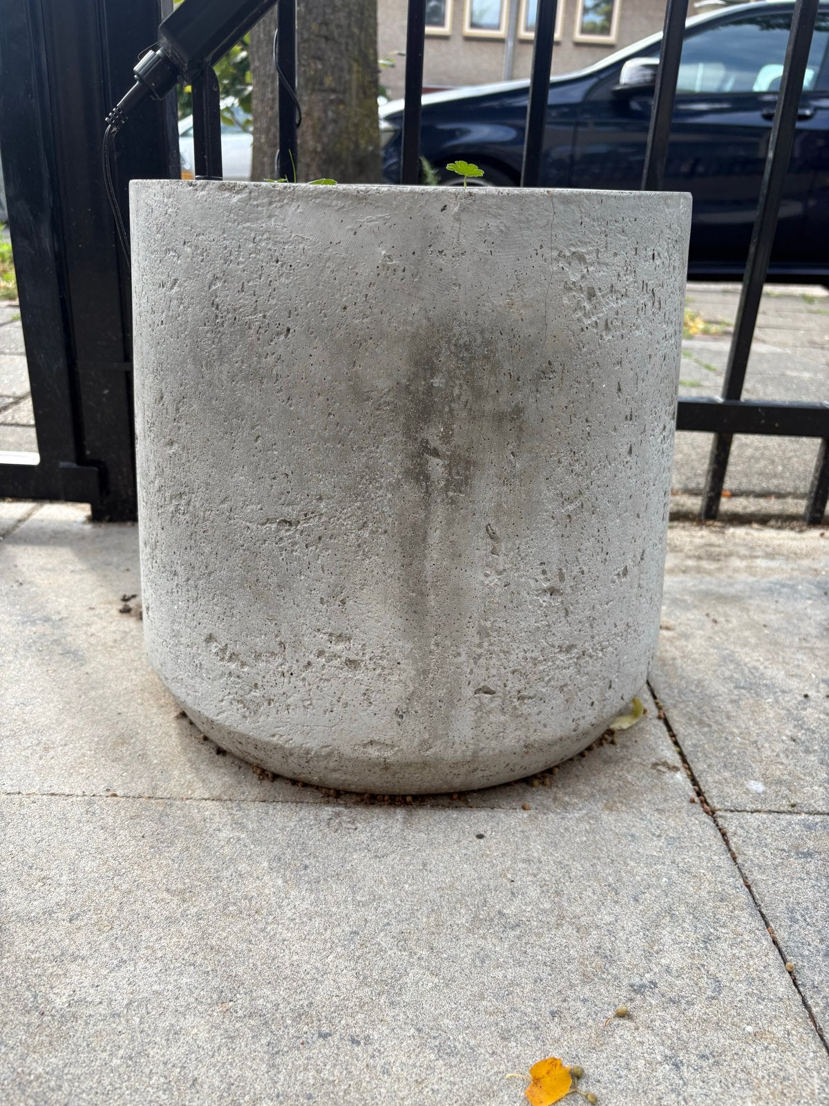 Grote ronde bloempot van beton - Gebruikt, Tuin en Terras, Gebruikt, Rond, Minder dan 40 cm, Binnen