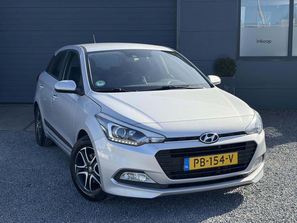 Hyundai i20 1.0 T-GDI i-Motion Trekhaak,Airco,Cruise,102pk,R, Voorwielaandrijving, Euro 6, LED verlichting, 23 km/l