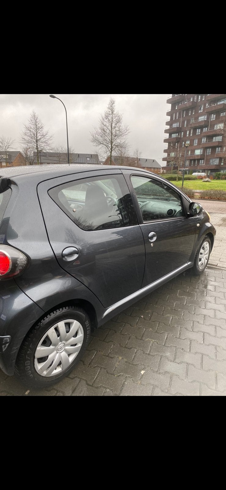 Toyota Aygo 1.0 bouwjaar 2011 charcoal grey zuinig, Ophalen, Gebruikt, Toyota