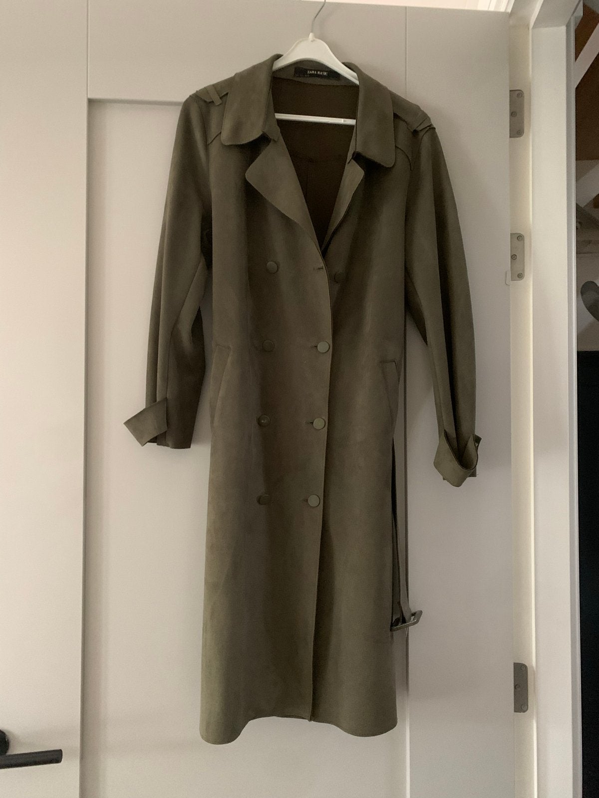 Zara Basic Groene Trenchcoat Maat L, Ophalen of Verzenden, Zo goed als nieuw, Maat 42/44 (L), Groen