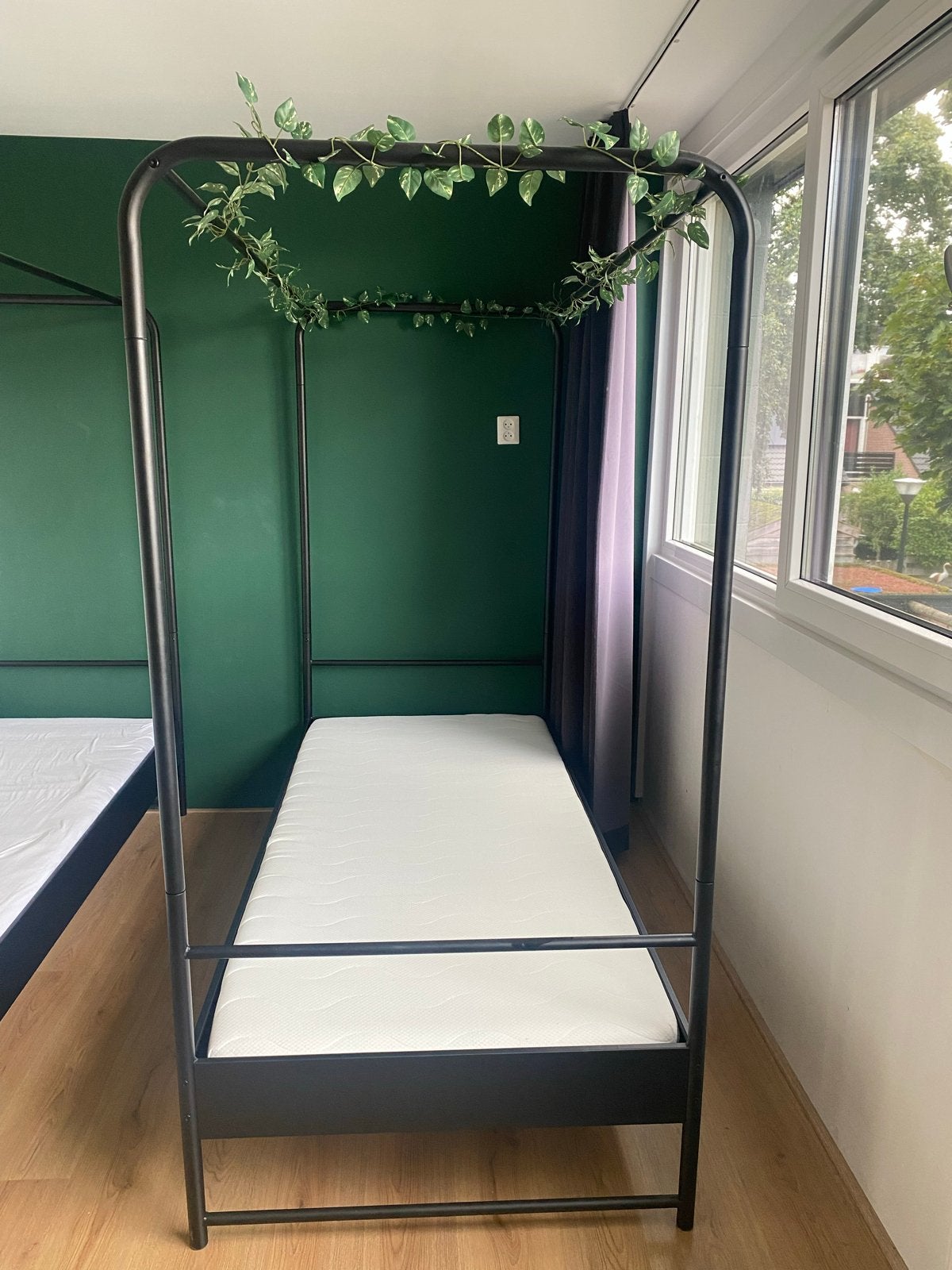 Hemelbed Bunk (vtwonen) 90x200 - 2 stuks beschikbaar, Huis en Inrichting, Slaapkamer | Bedden, Ophalen, 90 cm, Eenpersoons, Zwart