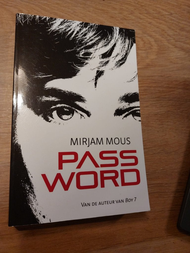 Mirjam Mous - Password, Boeken, Gelezen, Mirjam Mous, Ophalen of Verzenden, Fictie