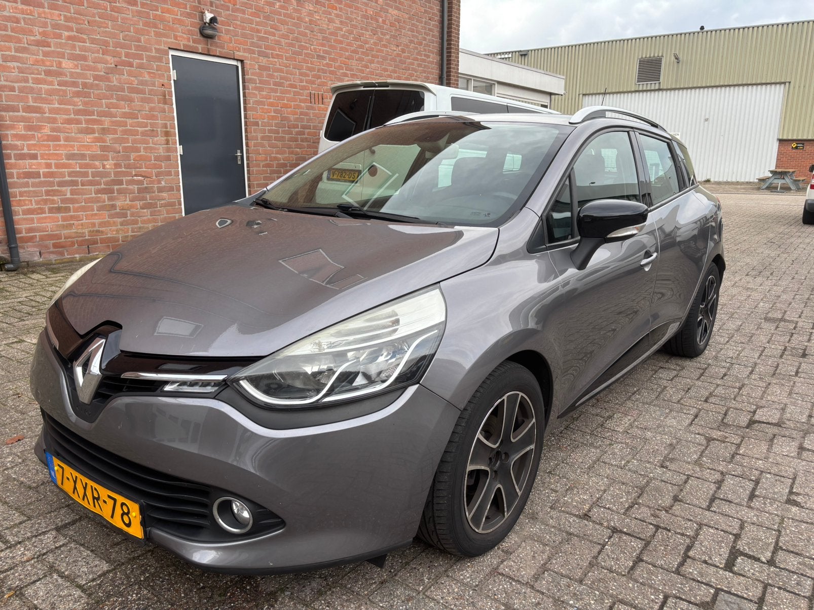 Renault clio Estate Dynamique/ Storing remsysteem, Auto diversen, Bruin, Renault, Stationwagon, Ophalen of Verzenden