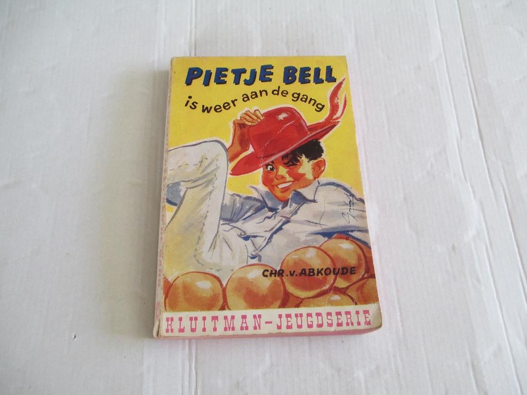 pietje bell is weer aan de gang - chr. van abkoude, Ophalen of Verzenden, Gelezen, Fictie algemeen
