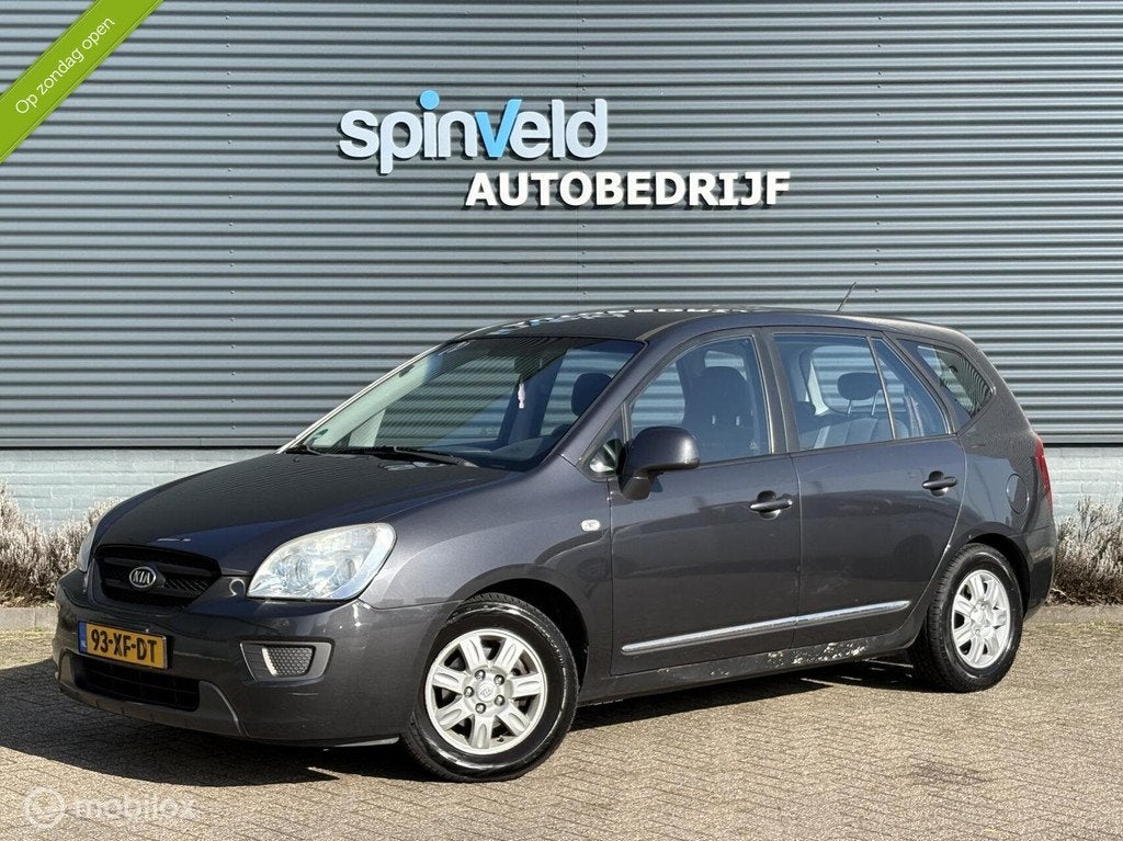 Kia Carens 2.0 CVVT X-tra - Airco - Cruise - Trekhaak -, Auto's, Kia, Voorwielaandrijving, 1998 cc, Gebruikt, 4 cilinders