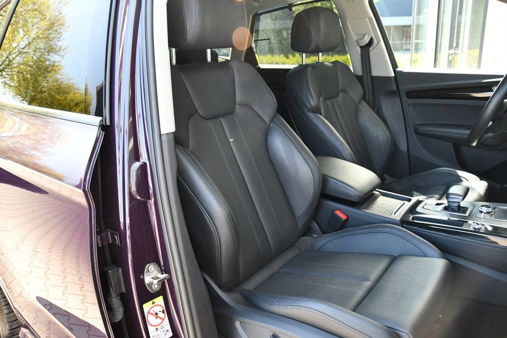 Audi Q5 55 TFSI e Quattro Competition Audi Exclusive Violett, Auto's, Audi, Automaat, Bedrijf, Hybride Elektrisch/Benzine, SUV of Terreinwagen