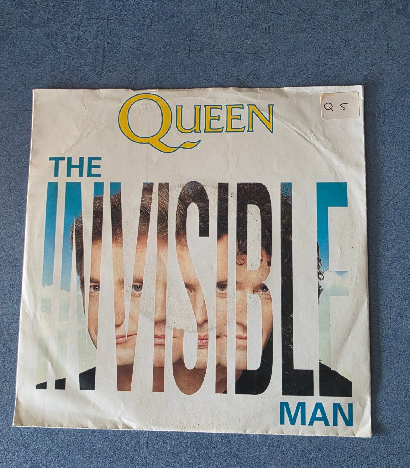 Singeltje Van Queen / The Invisible Man, Cd's en Dvd's, Vinyl Singles, Ophalen of Verzenden, Zo goed als nieuw, 7 inch