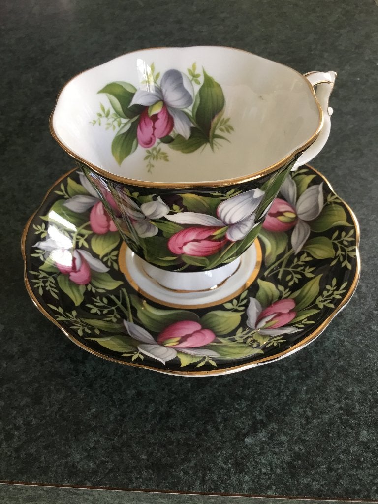Royal Albert PROVINCIAL FLOWERS LADY ‘S SLIPPER, Antiek en Kunst, Antiek | Servies los, Ophalen of Verzenden
